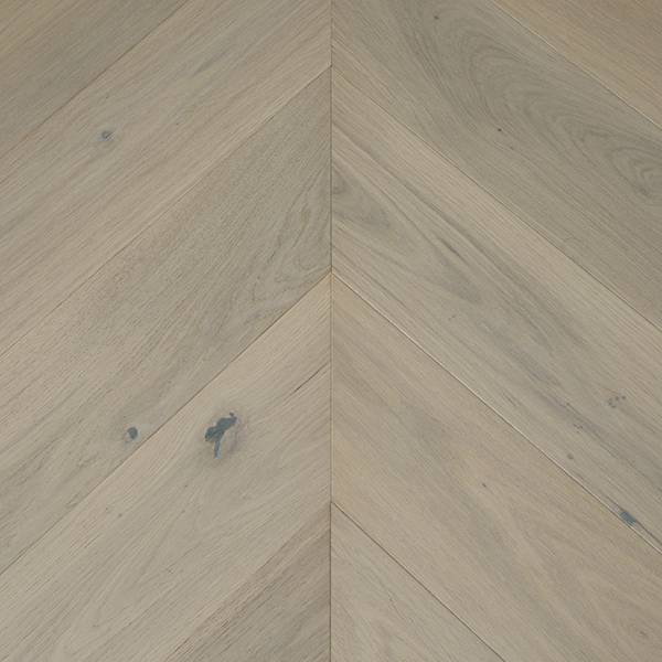 Hrast Chevron Burgundy Pearl Natural — četkan, mat lak